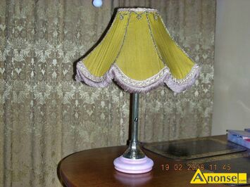 Anonse LAMPKI RӯNE STARE STYLOWE MOSIʯNE Z ABAUREM STO, np:podstawa w kolorze rowym .wys.56cm, srednica podstawy 15 cm i inne .cena od 120,00z