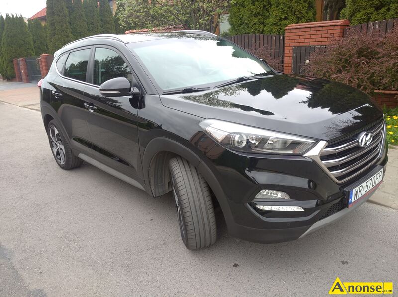 HYUNDAI TUCSON, 2017r., 1.700cm<sup>3</sup>, 116KM, 24V , diesel, 151.000km, czarny, metalik bezpieczeństwo: system kontroli trakcji, autoalarm, ASR, immobiliser, ABS komfort: elektryczne lusterka, klimatyzacja automatyczna, regulacja kierownicy, regulacja świateł, elektryczna regulacja fotela, wspomaganie kierownicy, manualna, centralny zamek, komputer pokładowy wygląd: aluminiowe felgi informacje dodatkowe: liczba drzwi, hak holowniczy, książka serwisowa, elektroniczny wtrysk, katalizator, serwisowany, bezwypadkowy, karta pojazdu, 1.właściciel 5 drzwi (5D) 5 drzwi (5D) audio samochodowe: radio opis dodatkowy: Witam. Mam na sprzedaż samochód - Hyundai Tucson 1.7 crdi, bezwypadkowy z bardzo ekonomicznym silnikiem diesla (po mieście spala 7 l, a na trasie dużo mniej). Auto zostało sprowadzone z Belgii, jestem jego pierwszym właścicielem w Polsce. Pierwsza rejestracja samochodu 08.04.2018. Samochód posiada samoczynnie przyciemniane lusterko wsteczne, elektryczne, podgrzewane i podświetlane lusterka boczne (też się przyciemniają). Auto posiada wentylowaną, skórzaną tapicerkę w kolorze czarnym, elektrycznie regulowane siedzenia przednie i tylne (są one także podgrzewane). Stan oceniam na idealny. Posiadam fakturę zakupu w salonie, książkę serwisową. Do auta dołączam koła zimowe (Continental) w bardzo dobrym stanie. Możliwość zwiększenia mocy do 150 KM. Użyczam czujnika pomiaru grubości lakieru. Zapraszam na oględziny. TEL 504655918 stan przedmiotu transakcji: stan bardzo dobry HYUNDAI TUCSON, 2017r., 1.700cm<sup>3</sup>, 116KM, 24V , diesel, 151.000km, czarny, metalik bezpieczeństwo: system kontroli trakcji, autoalarm, ASR, immobiliser, ABS komfort: elektryczne lusterka, klimatyzacja automatyczna, regulacja kierownicy, regulacja świateł, elektryczna regulacja fotela, wspomaganie kierownicy, manualna, centralny zamek, komputer pokładowy wygląd: aluminiowe felgi informacje dodatkowe: liczba drzwi, hak holowniczy, książka serwisowa, elektroniczny wtrysk, katalizator, serwisowany, bezwypadkowy, karta pojazdu, 1.właściciel 5 drzwi (5D) 5 drzwi (5D) audio samochodowe: radio opis dodatkowy: Witam. Mam na sprzedaż samochód - Hyundai Tucson 1.7 crdi, bezwypadkowy z bardzo ekonomicznym silnikiem diesla (po mieście spala 7 l, a na trasie dużo mniej). Auto zostało sprowadzone z Belgii, jestem jego pierwszym właścicielem w Polsce. Pierwsza rejestracja samochodu 08.04.2018. Samochód posiada samoczynnie przyciemniane lusterko wsteczne, elektryczne, podgrzewane i podświetlane lusterka boczne (też się przyciemniają). Auto posiada wentylowaną, skórzaną tapicerkę w kolorze czarnym, elektrycznie regulowane siedzenia przednie i tylne (są one także podgrzewane). Stan oceniam na idealny. Posiadam fakturę zakupu w salonie, książkę serwisową. Do auta dołączam koła zimowe (Continental) w bardzo dobrym stanie. Możliwość zwiększenia mocy do 150 KM. Użyczam czujnika pomiaru grubości lakieru. Zapraszam na oględziny. TEL 504655918 stan przedmiotu transakcji: stan bardzo dobry