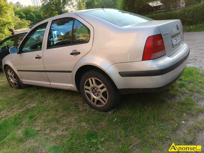 VW BORA, 1999r., 1,6cm<sup>3</sup> , benzyna, sedan, 131.000km, srebrny bezpieczeństwo: poduszki powietrzne, autoalarm informacje dodatkowe: 1.właściciel audio samochodowe: radio + odtwarzacz CD opis dodatkowy: Sprzedam samochód osobowy VW BORA rok produkcji 1999, ubezpieczenie do 31.12.2025, przegląd do października, samochód sprawny na chodzie, do poprawki małe lakiernicze bo przy nadkolach jest delikatna rdza , no ale po tylu latach jest OK, stan przedmiotu transakcji: stan dobry VW BORA, 1999r., 1,6cm<sup>3</sup> , benzyna, sedan, 131.000km, srebrny bezpieczeństwo: poduszki powietrzne, autoalarm informacje dodatkowe: 1.właściciel audio samochodowe: radio + odtwarzacz CD opis dodatkowy: Sprzedam samochód osobowy VW BORA rok produkcji 1999, ubezpieczenie do 31.12.2025, przegląd do października, samochód sprawny na chodzie, do poprawki małe lakiernicze bo przy nadkolach jest delikatna rdza , no ale po tylu latach jest OK, stan przedmiotu transakcji: stan dobry