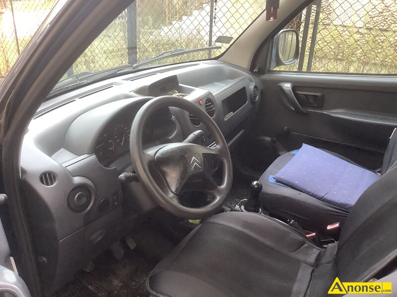 CITROEN BERLINGO, 2002r./II, 1.868cm<sup>3</sup>, 51KM , diesel, 254.667km, grafitowy informacje dodatkowe: liczba drzwi 5 drzwi (5D) 5 drzwi (5D) opis dodatkowy: Sprawny bezwypadkowy stan przedmiotu transakcji: stan dobry CITROEN BERLINGO, 2002r./II, 1.868cm<sup>3</sup>, 51KM , diesel, 254.667km, grafitowy informacje dodatkowe: liczba drzwi 5 drzwi (5D) 5 drzwi (5D) opis dodatkowy: Sprawny bezwypadkowy stan przedmiotu transakcji: stan dobry