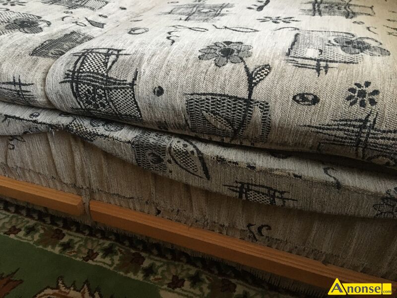 KOMPLET WYPOCZYNKOWY, kolor beż, welurowy, 3+2+1, używany opis dodatkowy: z funkcją spania duża i mała kanapa, fotel z pojemnikiem, ul. Przyborowskiego 9 stan przedmiotu transakcji: stan bardzo dobry KOMPLET WYPOCZYNKOWY, kolor beż, welurowy, 3+2+1, używany opis dodatkowy: z funkcją spania duża i mała kanapa, fotel z pojemnikiem, ul. Przyborowskiego 9 stan przedmiotu transakcji: stan bardzo dobry