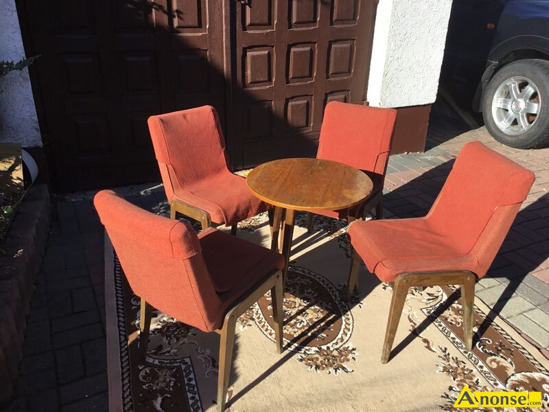 KRZESŁO opis dodatkowy: Stolik kawowy plus cztery krzesła 160 zł polecam lata 70 te stan przedmiotu transakcji: stan dobry KRZESŁO opis dodatkowy: Stolik kawowy plus cztery krzesła 160 zł polecam lata 70 te stan przedmiotu transakcji: stan dobry