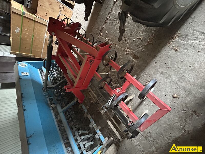 siewnik , POZNANIAK opis dodatkowy: Siewnik poznaniak, skrzynia olejowa, wszystko w komplecie, cały w oryginale, mało używany, moze być z agregatem uprawowo siewnym. stan przedmiotu transakcji: stan bardzo dobry siewnik , POZNANIAK opis dodatkowy: Siewnik poznaniak, skrzynia olejowa, wszystko w komplecie, cały w oryginale, mało używany, moze być z agregatem uprawowo siewnym. stan przedmiotu transakcji: stan bardzo dobry