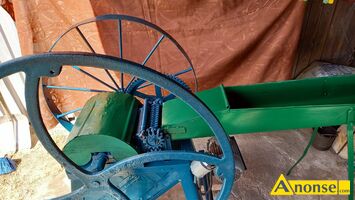 Anonse - SIECZKARNIA, Sieczkarnia z silnikiem trójfazowym, stan dobry, c.800zł. GRABINY Anonse SIECZKARNIA, Sieczkarnia z silnikiem trójfazowym, stan dobry, c.800zł. GRABINY