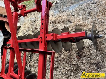 Anonse - BRONA, Brona Talerzowa Szerokość 2,40 V2x12 Szybkie ustawianie kąta pracy talerzy Wszystko sprawne i gotowe do pracy, stan bardzo dobry, c.4 Anonse BRONA, Brona Talerzowa Szerokość 2,40 V2x12 Szybkie ustawianie kąta pracy talerzy Wszystko sprawne i gotowe do pracy, stan bardzo dobry, c.4