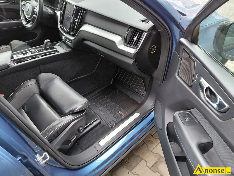 VOLVO XC60, 2019r./XII, 2.000cm<sup>3</sup>, 235KM , diesel, 149.000, niebieski, perła bezpieczeństwo: immobiliser, ABS, Mul-T-Lock, ASR, autoalarm, poduszki powietrzne, system kontroli trakcji komfort: regulacja świateł, klimatyzacja automatyczna, elektryczne lusterka, regulacja kierownicy, elektryczna regulacja fotela, wspomaganie kierownicy, centralny zamek, komputer pokładowy, elektryczne szyby, automatyczna skrz. biegów wygląd: halogeny, aluminiowe felgi informacje dodatkowe: z salonu, liczba drzwi, hak holowniczy, książka serwisowa, serwisowany, bezwypadkowy, napęd na 4 koła , karta pojazdu, 1.właściciel 5 drzwi (5D) 5 drzwi (5D) audio samochodowe: radio + odtwarzacz CD opis dodatkowy: Salon Polska idealne Volvo XC 60 z grudnia 2019 odebrane w styczniu 2020 roku w bogatej wersji R-Designe Full led Czarne skóry i podsufitka Kamera cofania Kolorowa nawigacja Hak Asystenci i wiele innych. Oryginał lakier i przebieg stan przedmiotu transakcji: stan idealny VOLVO XC60, 2019r./XII, 2.000cm<sup>3</sup>, 235KM , diesel, 149.000, niebieski, perła bezpieczeństwo: immobiliser, ABS, Mul-T-Lock, ASR, autoalarm, poduszki powietrzne, system kontroli trakcji komfort: regulacja świateł, klimatyzacja automatyczna, elektryczne lusterka, regulacja kierownicy, elektryczna regulacja fotela, wspomaganie kierownicy, centralny zamek, komputer pokładowy, elektryczne szyby, automatyczna skrz. biegów wygląd: halogeny, aluminiowe felgi informacje dodatkowe: z salonu, liczba drzwi, hak holowniczy, książka serwisowa, serwisowany, bezwypadkowy, napęd na 4 koła , karta pojazdu, 1.właściciel 5 drzwi (5D) 5 drzwi (5D) audio samochodowe: radio + odtwarzacz CD opis dodatkowy: Salon Polska idealne Volvo XC 60 z grudnia 2019 odebrane w styczniu 2020 roku w bogatej wersji R-Designe Full led Czarne skóry i podsufitka Kamera cofania Kolorowa nawigacja Hak Asystenci i wiele innych. Oryginał lakier i przebieg stan przedmiotu transakcji: stan idealny
