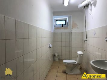Anonse LOKAL 24m<sup>2</sup>, RDMIECIE, kamienica, gaz, prd, kanalizacja, dojazd asfaltowa, dozr budynku, dobry, lokal uytkowy na wynajem w ródm