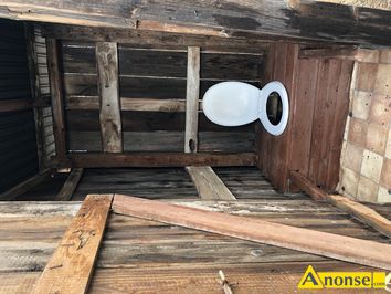 Anonse WC NA BUDOW, WC na budow drewniana o wymiarach wewntrznych dug . 1.15 cm, szer.1.06 cm.wys.2.20 cm pokryta blacha falista,solidna i trwa