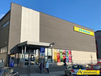 Anonse LOKAL 134m<sup>2</sup>, RYNEK, na dziaalno handlow, wszystkie media, atrakcyjna lokalizacja, miejsce parkingowe, Wynajm powierzchnie handlow na 1