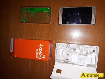 Anonse SAMSUNG J 5 2015, dyktafon, kolorowy wywietlacz, oprogramowanie, pudeko, aparat fotograficzny, GPRS, kabel do komputera, adowarka, pokrow