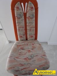 Anonse KRZESŁO, używane, Krzesło tapicerowane wykonane z drzewa bukowego, nogi proste, opacie lekko zaokrąglone siedzisko tapicerowane. Krzesło w i