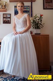 Anonse SUKNIA LUBNA, rozm.36, Suknia lubna z mulinowym doem. Rozmiar 36 idealna dla osoby na wzrost 160 cm + 5 cm obcas. Gra delikatna, kobiec