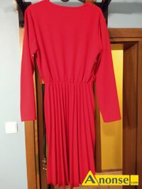 Anonse SUKIENKA, rozm.M, Śliczna sukienka sięgająca do kolan, dół plisowany, kolor czerwony., c.55zł. RADOM