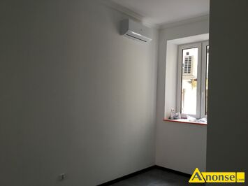 Anonse KAMIENICA 30m<sup>2</sup>, RWANSKW, z przeznaczeniem na usugi, Moe by handel usugi biuro wszystko zwizane z dziaalnoci gospodarcza lokal po kapi