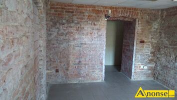 Anonse LOKAL 25m<sup>2</sup>, CENTRUM, na dziaalno gospodarcz, atrakcyjna lokalizacja, witryna, moliwo podczenia internetu, wejcie bezporednio z ul