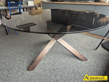 Anonse MATERIAY, St, blat szko lekki brz, nogi lite drewno-ciemny brz. rednica szka 140 cm. Cena 1100z., stan idealny, c.1.100z. RADOM