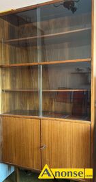 Anonse BIBLIOTECZKA, W poysku z przeszkleniami jedna drzwiczkami na kluczyk., stan dobry, c.400z. RADOM