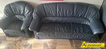 Anonse MEBLE SKRZANE ZESTAW, kolor granatowy, Sprzedam komplet mebli skrzanych w kolorze granatowym. W zestawie sofa 3 + osobowa, 2 osobowa + 1 f
