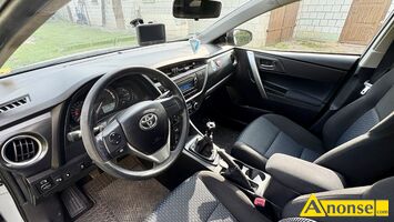 Anonse TOYOTA AURIS, 2015r., 1.329cm<sup>3</sup>, 99KM, benzyna, hatchback, 113.000km, srebrny, system kontroli trakcji, ABS, wspomaganie kierownicy, klimatyz