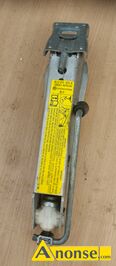 Anonse VW AUDI SKODA GOLF VENTO GRUPA VW, Sprzedam podnonik do VW Passat Golf Vento Audi A6 A4 A 3 Skoda, stan bardzo dobry, c.40z. RADOM 697-1