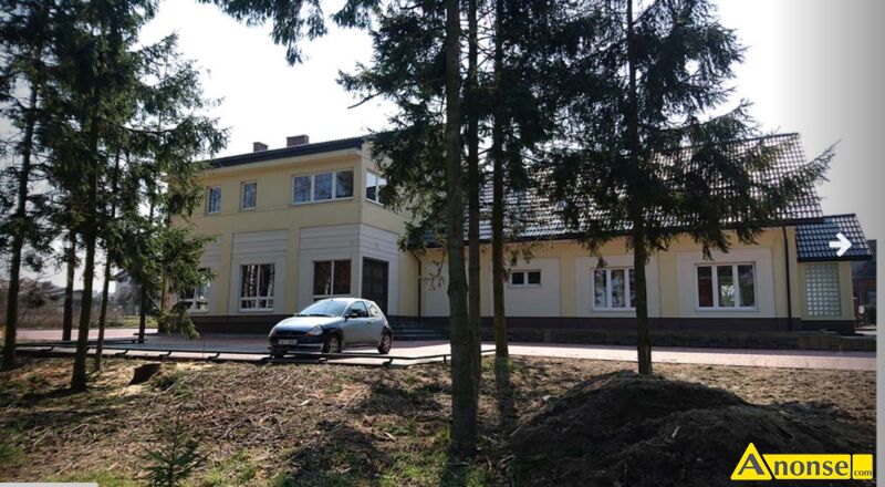 BUDYNEK  USUGOWY 650m<sup>2</sup>, RADOM WACYN UL. PRZYTYCKA 2, na dziaalno usugow, wszystkie media, parking, gaz, miejsca parkingowe, prd, c.o., woda, wysoki standard wykoczenia, wejcie bezporednio z ulicy opis dodatkowy: Na chwil obecn jest jeszcze pene wyposaenie gastronomiczne oraz dostpny duy parking na 60 pojazdw. - image 4