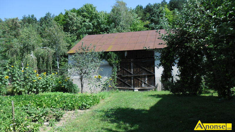 JANOWIEC  N/WIS, dom 40m<sup>2</sup>, 1 kondygnacja, na dziace 809m<sup>2</sup>, Do przystosowania, pokoje 2, z budynkami gospodarczymi, ogrd, cao ogrodzona media: kanalizacja, prd, woda z wodocigu opis dodatkowy: Budynek gospodarczy, murowany, podpiwniczony - 92 m/kw. Z tyu posesji do zagospodarowania malownicza skarpa. Na obszarze Kazimierskiego Parku Krajobrazowego.