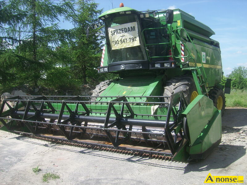 kombajn  opis dodatkowy:  John Deere 2256 Hilmaster 1997r. 3700mtg. heder 5,4m. z wzkiem, sieczkarnia, klimatyzacja, kamera cofania, przerb 2ha/godz
