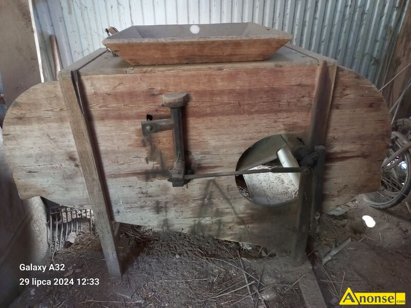 maszyny  i narzdzia rolnicze opis dodatkowy: rozrzutnik obornika-4000 z, 2 wozy metalowe do cignika na koach 16