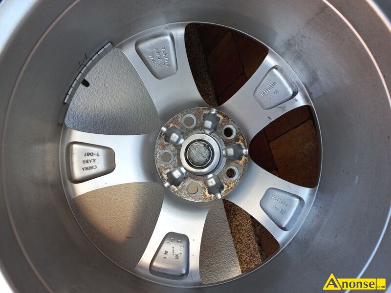 OPEL  ZAFIRA opis dodatkowy: koa letnie NEXEN 235/40x19, bienik ok. 6 mm stan przedmiotu transakcji: stan bardzo dobry