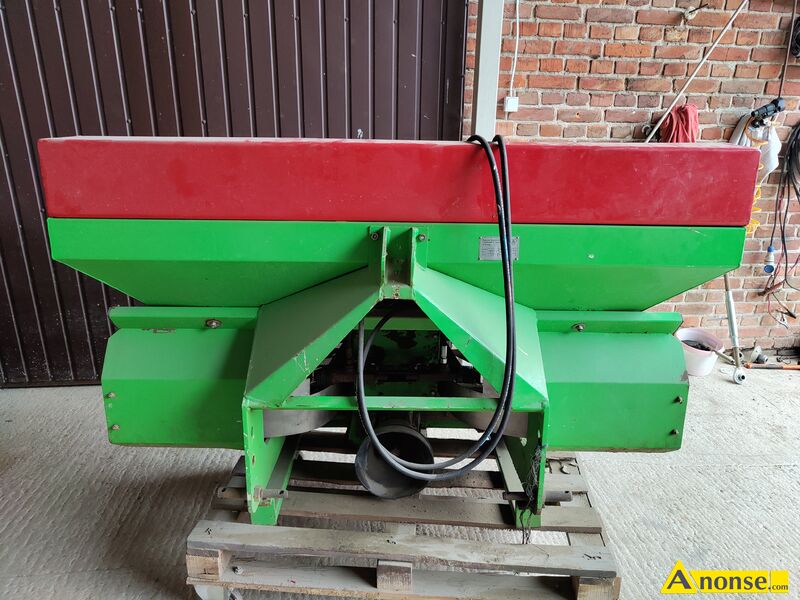rozsiewacz , do nawozu, UNIA GROUP opis dodatkowy: Rozsiewacz nawozw sterowanie hydrauliczne prawa/lewa strona zamykanie stan przedmiotu transakcji: stan dobry