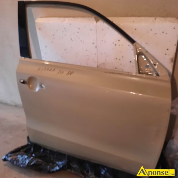SUZUKI  VITARA opis dodatkowy: drzwi prawy przd minimalnie uszkodzone i wszystkie czci do tych drzwi oraz wszystkie czci do drzwi prawych tylnych uszczelki, klamki, szyby (tylna fabrycznie przyciemniona 2121r.),goniki itp
