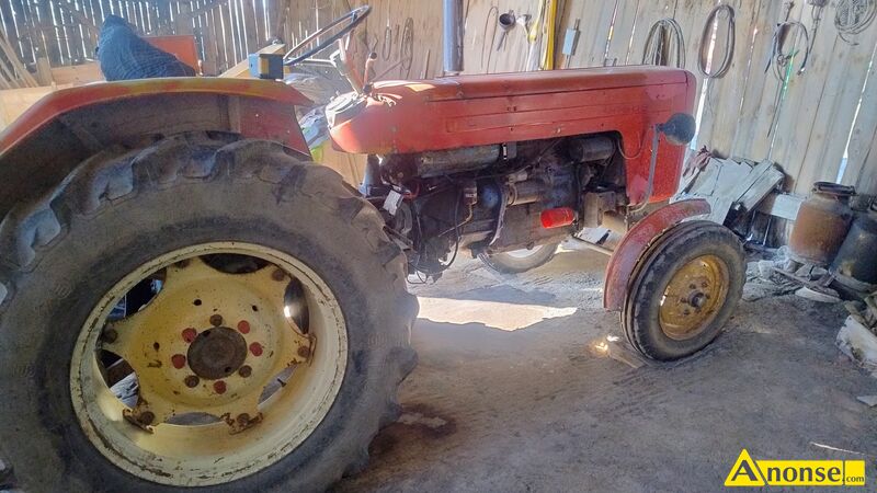 cignik , rolniczy, URSUS C355 opis dodatkowy: Sprzedam cignik ursus c 355 w peni sprawny , ubezpieczony i zarejestrowany.Nowe akumulatory.aktualny i ponad rok wazny przegld. Cignik mao uywany - image 1