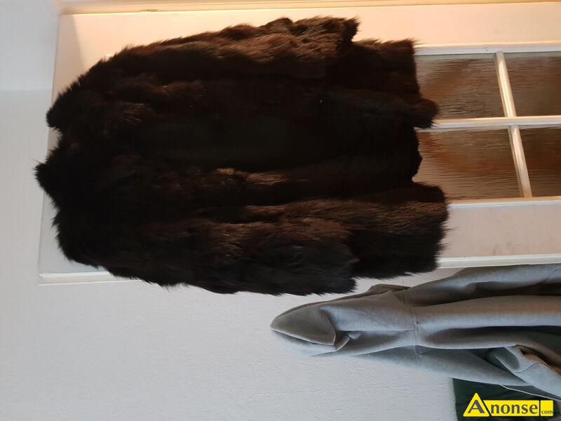 FUTRO , rozm.50 opis dodatkowy: Futro czarne z lisw
 - image 1