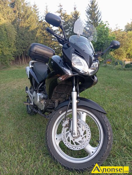 HONDA , 2007r., wysoka szyba, kufry, ksika serwisowa opis dodatkowy: Varadero 125 2007r bardzo adny stan, ksika serwisowa, oryginalny komplet kluczy, gniazdo adowarki usb, nowy akumulator, kufer, dwa kluczyki, zarejestrowany ubezpieczony, przegld 04.26, ubezpieczenie OC do 12.25, w peni sprawny, wsiada i jecha.  stan przedmiotu transakcji: stan bardzo dobry - image 5
