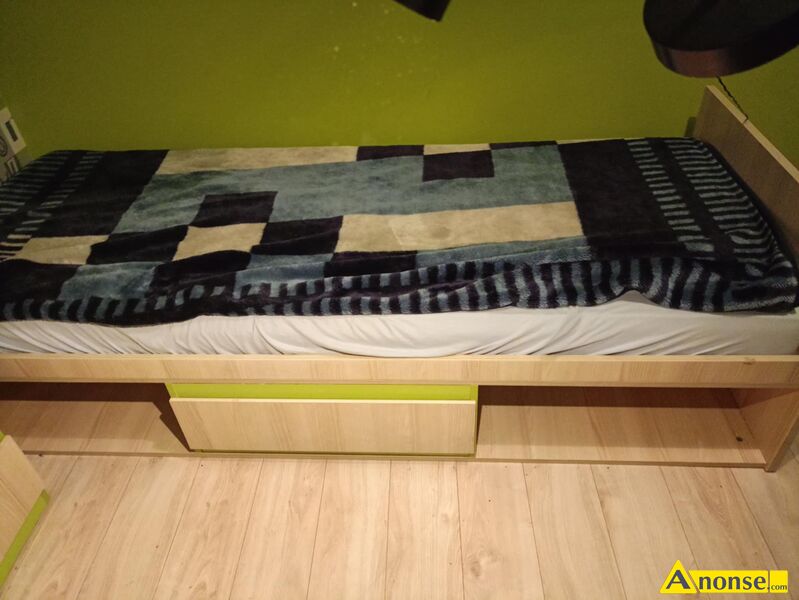 MEBLE , kolor be, modzieowe, drewniane, uywane opis dodatkowy: Sprzedam komplet mebli dziecicych/modzieowych Idczak Meble - model Klaudiusz.
W zestawie szafa, biurko, ko, szafka nocna i dodatkowe szafki.

Meble s w bardzo dobrym stanie, zadbane i nadaj si od razu do uytku.
Zdjcia w ogoszeniu pokazuj wszystko, a wymiary mog poda w wiadomoci prywatnej.

Cena za komplet 700 z (do negocjacji).

Odbir osobisty - Radom
Prosz o wiadomo prywatn w razie pyta. nr 694384182 stan przedmiotu transakcji: stan bardzo dobry - image 7