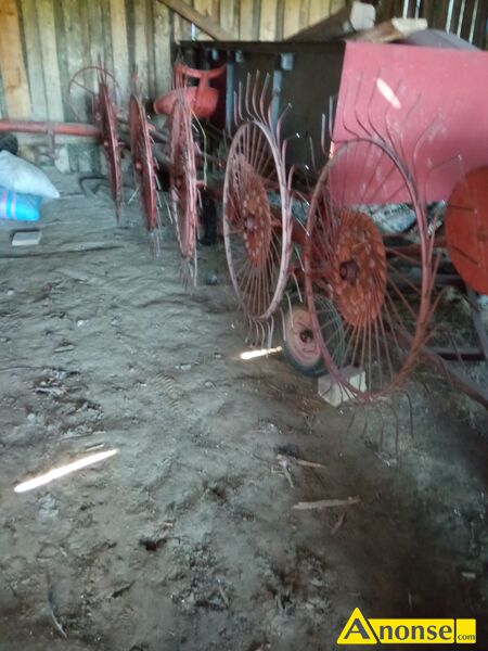 przetrzsarko -zgrabiarka opis dodatkowy: Witam sprzedam zgragiarke 5 gwiazdow 1 wasciciel od nowoci konna dyszel za traktorem stan przedmiotu transakcji: stan bardzo dobry