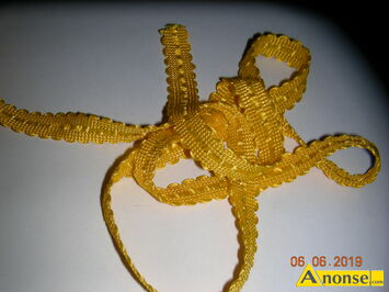 Anonse - tasiemka atłasowa 13 mm, w trzech kolorach: zielony 90 mb, brązowy 90mb, żółty 100mb, cena za całość 100, stan idealny, c.100zł. LUBLIN 69 Anonse tasiemka atłasowa 13 mm, w trzech kolorach: zielony 90 mb, brązowy 90mb, żółty 100mb, cena za całość 100, stan idealny, c.100zł. LUBLIN 69