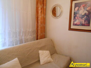 Anonse CENTRUM/�R�DMIE�CIE, pok�j 12m<sup>2</sup>, dla kobiety, OD ZARAZ, pok�j dla studentki/ m�odej kobiety pracuj�cej, w mieszkaniu 3-pokojowym. Pok�j zamy