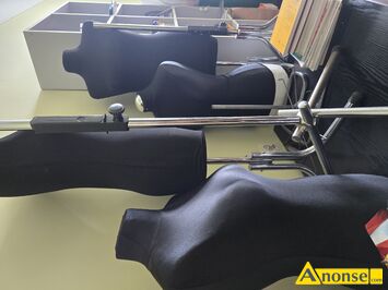 Anonse MANEKINY, Manekiny, wieszaki,elementy do monta�u wieszak�w do �cian i nie przedmioty do sklepu, stan bardzo dobry, c.29z� do uzg.. KIELCE