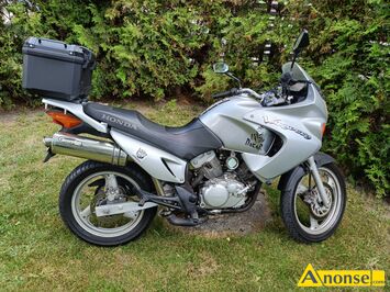 Anonse HONDA VARADERO, 2006r., 125, 21.000km, szary, wysoka szyba, kufry, Sprzedam motocykl honda Varadero 125 . Motorek zarejestrowany mam go oko�