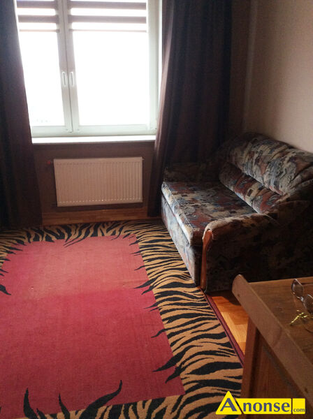 BOREK , M-3, 50m<sup>2</sup>, p. 2/3, dla os�b pracuj�cych informacje dodatkowe: do zamieszkania, zadbane, pokoje ustawne, czyste, domofon opis dodatkowy: Do wynaj�cia mieszkanie 2-pokojowe w Turce, osiedle Borek, ul. Berberysowa. Mieszkanie zadbane, w dobrym stanie, w pe�ni gotowe do zamieszkania od zaraz. Sk�ada si� z salonu, sypialni, kuchni, �azienki oraz przedpokoju. Spokojna okolica, dobre po��czenie z Lublinem, w pobli�u sklepy, i przystanek komunikacji.

Mieszkanie przeznaczone dla os�b pracuj�cych, dbaj�cych o porz�dek.

Cena najmu 2000 z� miesi�cznie w tym czynsz + rachunki wed�ug zu�ycia.
Kaucja zwrotna 2000 z�.

Mieszkanie dost�pne od r�ki. Zainteresowanych prosz� o kontakt telefoniczny lub wiadomo��. - image 1