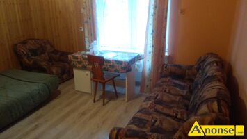 Anonse CENTRUM, M-2, 30m<sup>2</sup>, p. 0/3, dla os�b ucz�cych si�, do zamieszkania, pawlacze, zabudowa kuchni, bardzo dobra lokalizacja, domofon, internet,