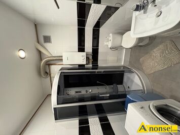 Anonse CENTRUM, M-2, 38m<sup>2</sup>, p. 2/3, dla pary, wolne od zaraz, zabudowa kuchni, szafy wn�kowe, widna kuchnia, rozk�adowe, piwnica, parkiet d�bowy, dw