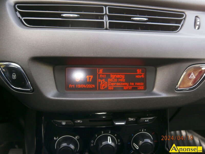 CITROEN  C3, 2015r./XII, 1.199cm<sup>3</sup>, 82KM , benzyna, hatchback, 103.600, czarny, per�a bezpiecze�stwo: poduszki powietrzne, system kontroli trakcji, ABS komfort: regulacja kierownicy, regulacja �wiate�, elektryczne lusterka, wspomaganie kierownicy, centralny zamek, manualna, elektryczne szyby wygl�d: aluminiowe felgi informacje dodatkowe: liczba drzwi, katalizator, bezwypadkowy, 1.w�a�ciciel 5 drzwi (5D) 5 drzwi (5D) audio samochodowe: radio + odtwarzacz CD opis dodatkowy: wiecej pod tel  stan przedmiotu transakcji: stan bardzo dobry - image 1