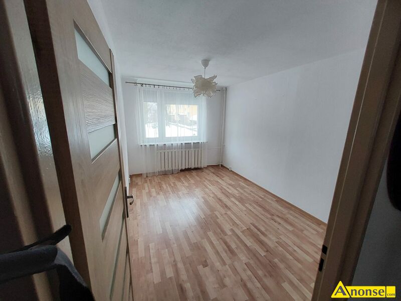 CZUBY , BLONIE, UL.HERBOWA 8  , M-4, 60m<sup>2</sup>, p. 0/4, dla os�b pracuj�cych informacje dodatkowe: do zamieszkania, zabudowa kuchni, szafy wn�kowe, sprz�t AGD, pawlacze, okna PCV, widna kuchnia, balkon, ciche, zadbane, wc i �azienka osobno, s�oneczne, rozk�adowe, pokoje ustawne, piwnica, panele, nowe okna, komfortowe, dwustronne, du�y balkon, drzwi antyw�amaniowe, domofon, czyste, c.o., blisko szko�a, blisko sklep, blisko przystanek, blisko przychodnia, blisko ko�ci�, bez po�rednik�w, bardzo wysoki standard wyko�czenia, bardzo dobra lokalizacja, blisko przedszkole opis dodatkowy:  - image 1