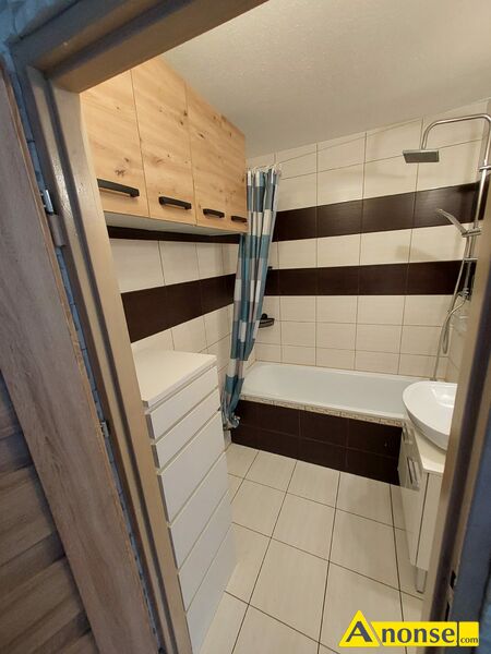 CZUBY , BLONIE, UL.HERBOWA 8  , M-4, 60m<sup>2</sup>, p. 0/4, dla os�b pracuj�cych informacje dodatkowe: do zamieszkania, zabudowa kuchni, szafy wn�kowe, sprz�t AGD, pawlacze, okna PCV, widna kuchnia, balkon, ciche, zadbane, wc i �azienka osobno, s�oneczne, rozk�adowe, pokoje ustawne, piwnica, panele, nowe okna, komfortowe, dwustronne, du�y balkon, drzwi antyw�amaniowe, domofon, czyste, c.o., blisko szko�a, blisko sklep, blisko przystanek, blisko przychodnia, blisko ko�ci�, bez po�rednik�w, bardzo wysoki standard wyko�czenia, bardzo dobra lokalizacja, blisko przedszkole opis dodatkowy: 