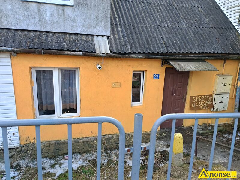 DZIELNICA  , bli�niak 86m<sup>2</sup>, 1 kondygnacja, na dzia�ce 3m<sup>2</sup>, Do remontu , Do remontu i mieszkania , pokoje 5 media: ogrzewanie gazowe opis dodatkowy: Sprzedam dom w bli�niaku centrum miasta dom wymaga remontu wi�cej informacji pod numerem telefonu Krasnystaw 530236322 - image 1