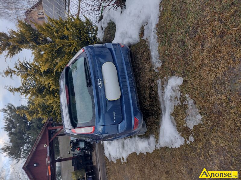 FORD  FOCUS, 2009r., 1,6cm<sup>3</sup> , benzyna + gaz sekwencyjny, 220.000km bezpiecze�stwo: poduszki powietrzne komfort: elektryczne szyby informacje dodatkowe: liczba drzwi 5 drzwi (5D) 5 drzwi (5D) opis dodatkowy: Sprzedam forda1,6 benzyna - gaz  silnik 1,6 po ma�ej kolizji zderzak, maska komory silnika do naprawy, plastyki w komorze silnika do wymiany, technicznie sprawny przegl�d polisa wa�ne nrkon.511056208 cena 55000