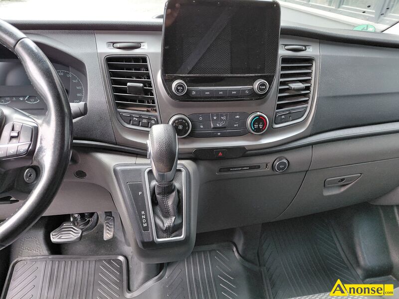 FORD  TRANSIT, 2019r./VIII, 2.000cm<sup>3</sup>, 131KM , diesel, 110.000km, grafitowy, furgon blaszany bezpiecze�stwo: system kontroli trakcji, poduszki powietrzne, autoalarm, ASR, immobiliser, ABS komfort: wspomaganie kierownicy, komputer pok�adowy, elektryczne szyby, automatyczna skrz. bieg�w, centralny zamek, regulacja kierownicy, elektryczne lusterka informacje dodatkowe: liczba drzwi, hak holowniczy, ksi��ka serwisowa, serwisowany, bezwypadkowy, karta pojazdu, 1.w�a�ciciel 3 drzwi (3D) 3 drzwi (3D) opis dodatkowy: Witam mam Forda Transit Custom z sierpnia 2019 roku 2.0 diesel 131 kM - L1H1 z klimatyzacj� , kamera cofania , tempomat , asystent pasa ruchu , parktroniki prz�d i ty� , elektryczne szyby i lusterka ,hak , komputer , nowe opony wielosezonowe. ORYGINA� lakier i przebieg.Oferta prywatna stan przedmiotu transakcji: stan idealny - image 1