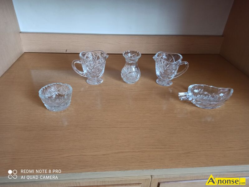 KRYSZTA�  opis dodatkowy: sprzedam sosjerki kryszta�owe, odbi�r tylko osobisty stan przedmiotu transakcji: stan idealny